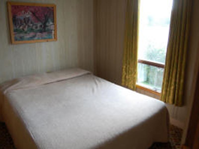 Housekeeping Cottage Fall Package Gowganda, Northeast Ontario, Ontario