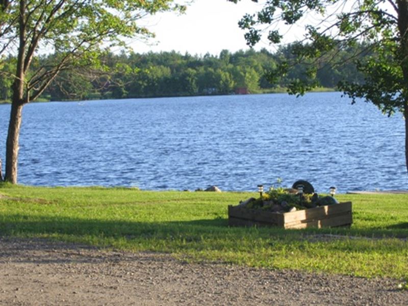 Housekeeping Cottages Lavigne, North Bay and Lake Nipissing, Ontario