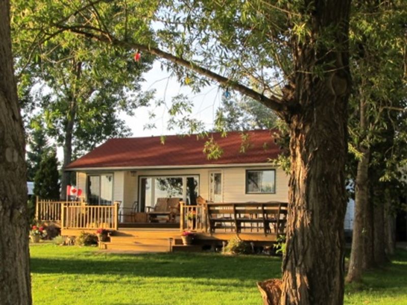 Housekeeping Cottages Lavigne, North Bay and Lake Nipissing, Ontario
