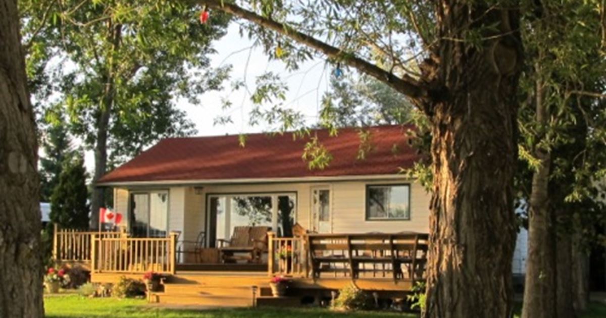 Housekeeping Cottages Lavigne, North Bay and Lake Nipissing, Ontario