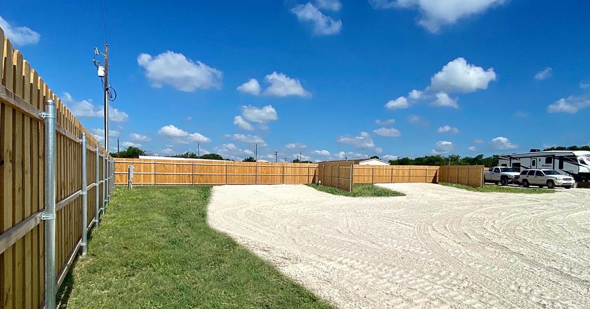 LONG TERM SPACE AVAILABLE ALL BILLS PAID Joshua, Texas