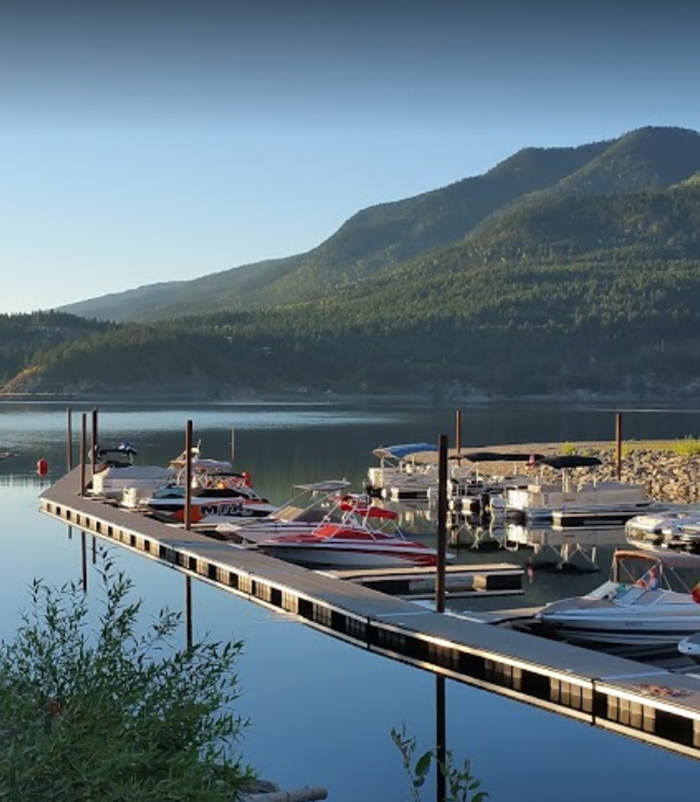 Cottonwood Cove Resort, British Columbia